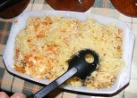 Gombás rakott káposzta - Oszd el a savanyúkáposzta másik felét a tepsiben!