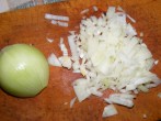 Zelleres zabpehelygolyó - Vágd fel apróra a hagymát!