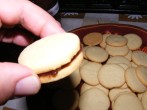 Szilveszter sütemény - A lekvárra ragassz egy másik karikát!