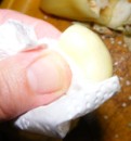 Lecsó - Törölgesd le a megbújt földet a paprikadarab tövéről!