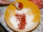Tofus tortilla - Szórj a lisztre 2 fakanál pirospaprikát!
