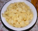 Savanyú krumplifőzelék - Krumplidarabolás kész.