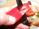 Darált paprika - Felezés után vágd ki a hibás részt a paprikából!