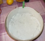Diótorta - Csíptesd össze a sütőpapír két végét!