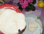 Diótorta - Kapard a masszát a tortaformába!