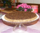 Diótorta - Tedd a tortát a papírtányérral együtt a tortatartóra!