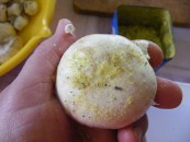 Juhtúróval töltött sült gomba - Szórd meg a gomba kalapját Vegeta Naturellával!