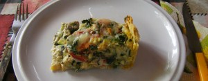 Quiche - Kész, tányéron egy szelet.