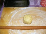 Quiche - francia pizza - Tedd a lisztezett nyújtódeszkára a tésztát!