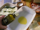 1930-tepsi-olajoz (153 x 115) Göngyölt cukkini - Olajozd ki a tepsit!