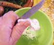 Karfiolleves - Szeleteld lapokra a leválasztott kis rózsa hosszú szárát!