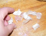 Kínai kaja - A levágott kövéret darabold fel, és főzd meg a macskának!