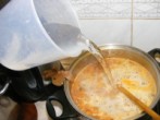 Gombaleves - Önts még egy liter vizet a leveshez!