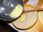 Darázsfészek - A kimaradt vajat locsold a diótöltelékre!