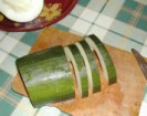 Rántott cukkíni - Szeleteld fel a megtisztított cukkínit!