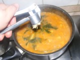 Zöldbabfőzelék - Préseld a 4 cikk fokhagymát a főzelékbe!