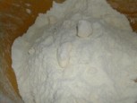 Almás pite - Vajrögök a lisztben.