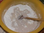 Pizza - Öntsd az élesztőt a liszthez!