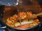 Töltelékes zöldségleves - Felönteni vízzel