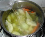 Húsleves - Ha minden puha a levesben, akkor önts még hozzá egy fél liter vizet, és azzal is főzd fel!