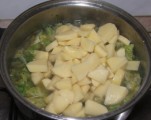 Kelkáposztafőzelék - Add a krumplit a káposztához!