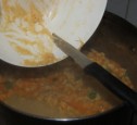 Borsóleves - A nokedlis tálkából is kapard ki a maradék tésztát!