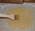 Rongyos lángos - Kend meg a tésztát vajjal!